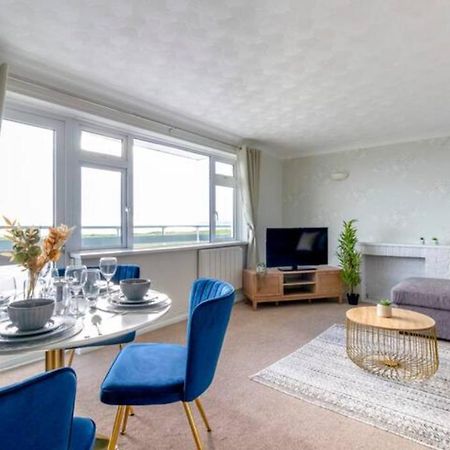 Trendy Sea View 2 Bedroom Sleeps 6 - Free Parking Bournemouth Exterior foto