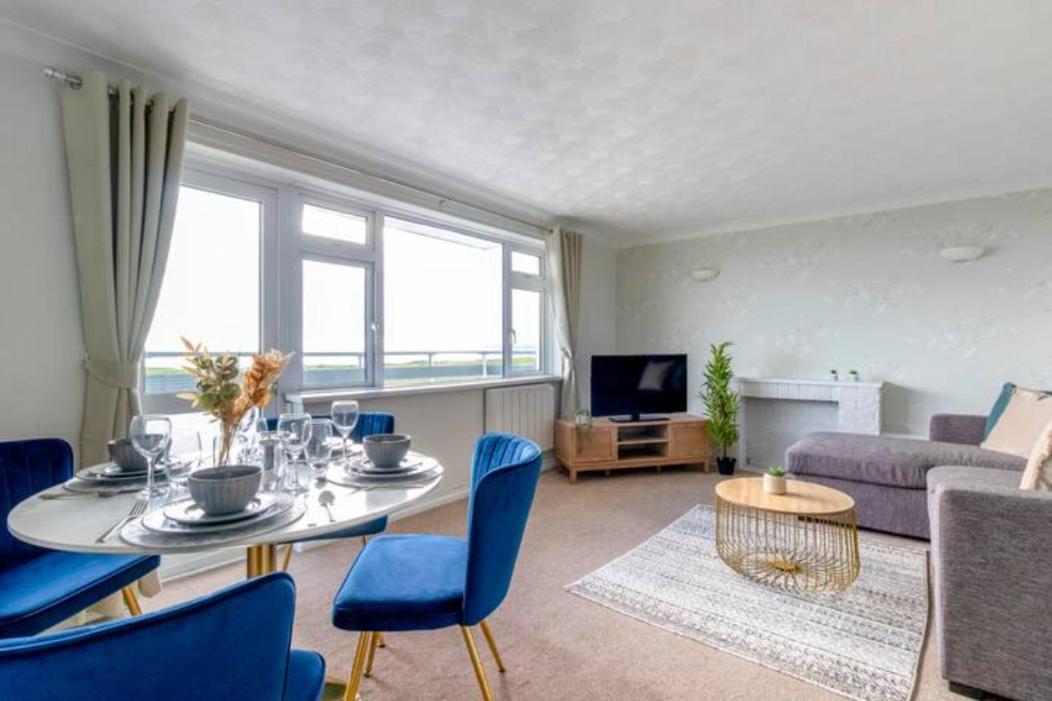 Trendy Sea View 2 Bedroom Sleeps 6 - Free Parking Bournemouth Exterior foto