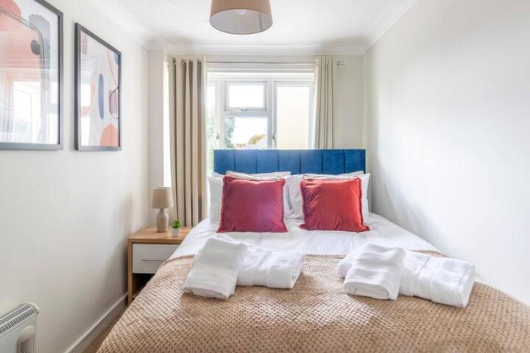 Trendy Sea View 2 Bedroom Sleeps 6 - Free Parking Bournemouth Exterior foto